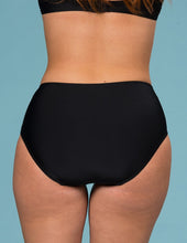 Load image into Gallery viewer, Patterned bikini briefs in black/white - Bikiní buxur
