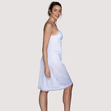 Load image into Gallery viewer, EVERYDAY LAYERS™ Lace Trim Full Slip - Undirkjóll
